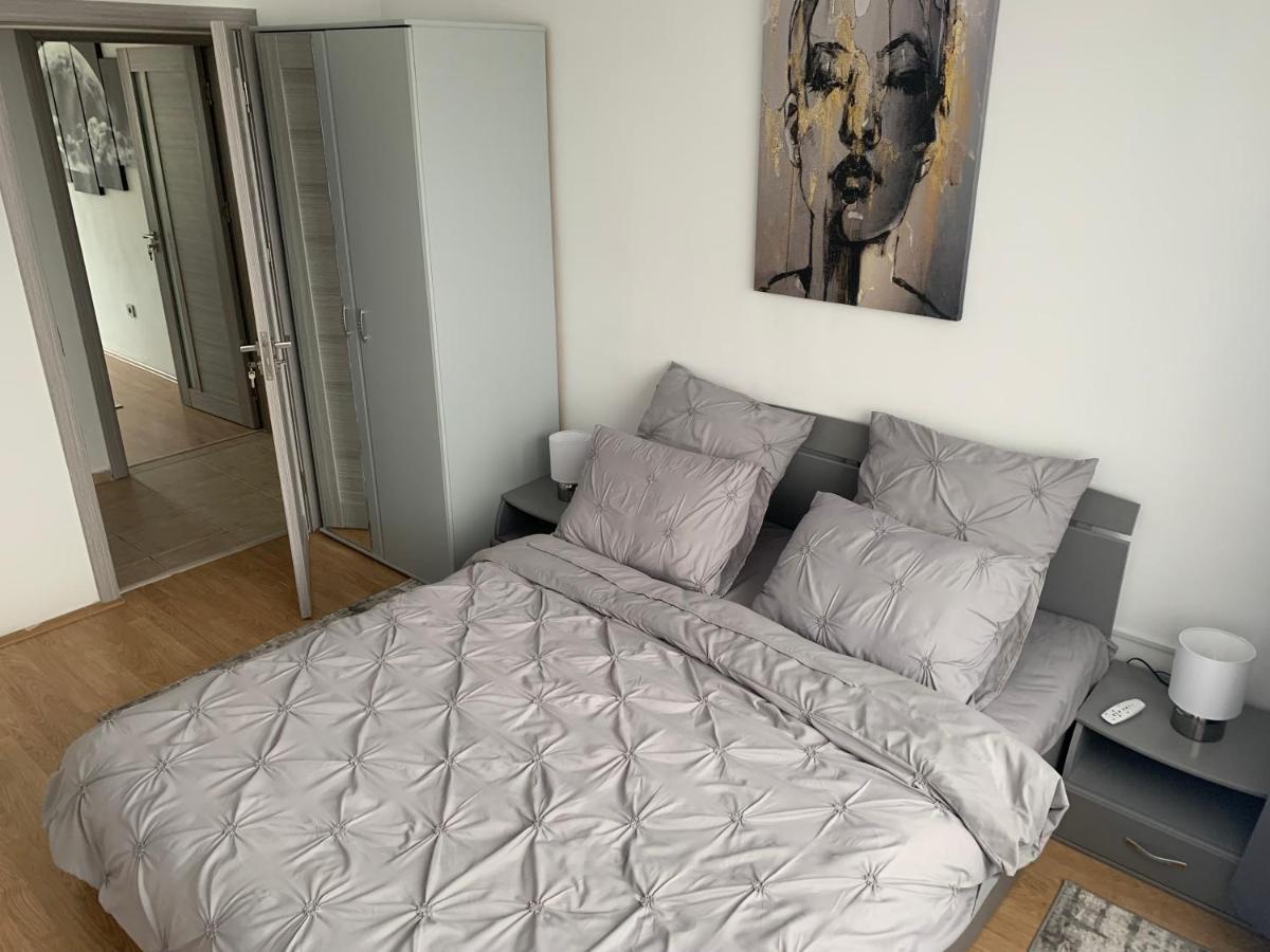 Victoriei Boulevard Private Apartment Brașov Exterior foto