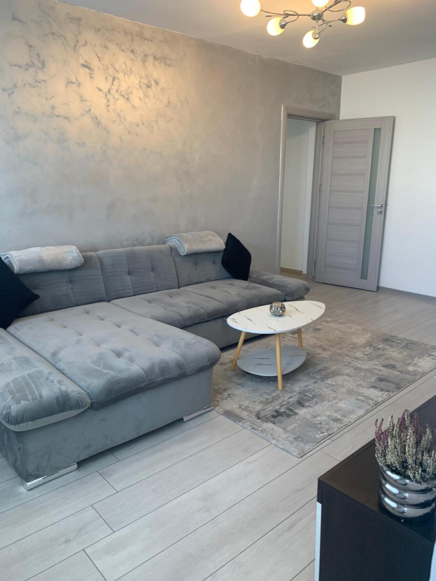 Victoriei Boulevard Private Apartment Brașov Exterior foto